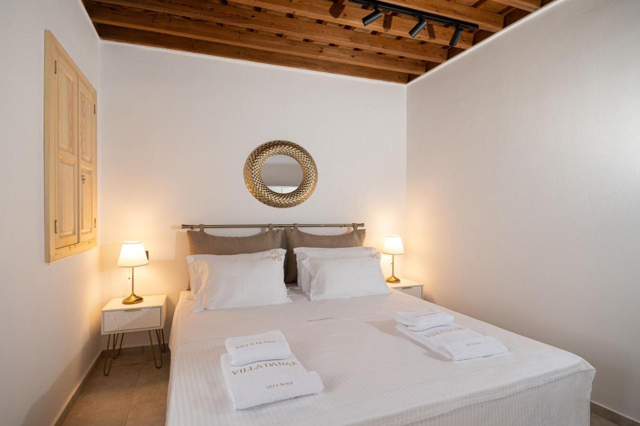 Villa Danae - *